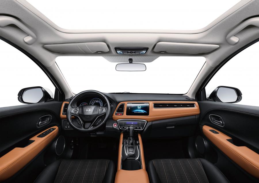 Торпедо Honda Vezel 2014 года  (CN) (фото 3 из 11)